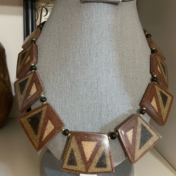 Beautiful Handmade Stone Beaded Native American Necklace - Picture 3 of 5